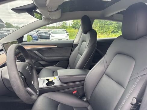 Used 2021 Tesla Model 3 Standard Range Plus image 6