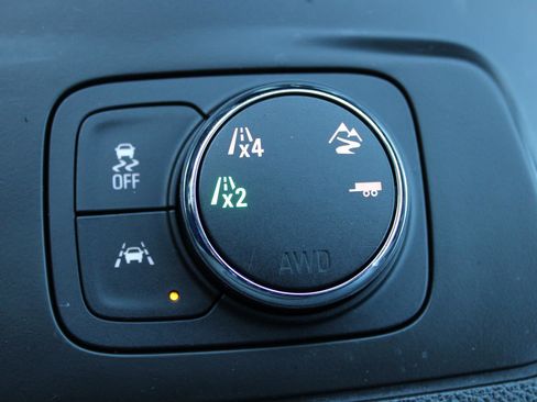 Used 2019 Chevrolet Traverse Premier w/ LPO, 'HIT The Road' Package image 22