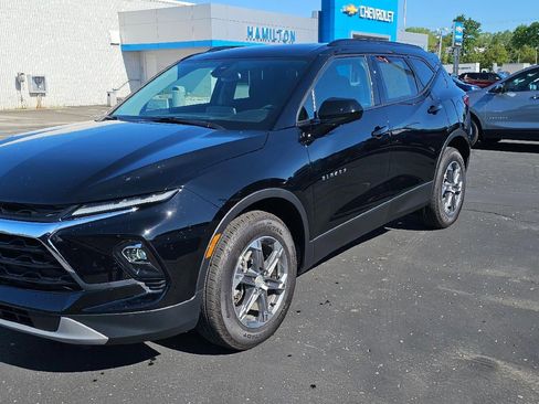 Used 2024 Chevrolet Blazer LT w/ Convenience Package FWD image 3