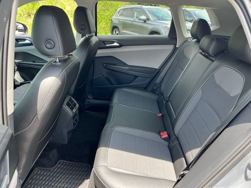 Certified 2023 Volkswagen Taos SE FWD image 26