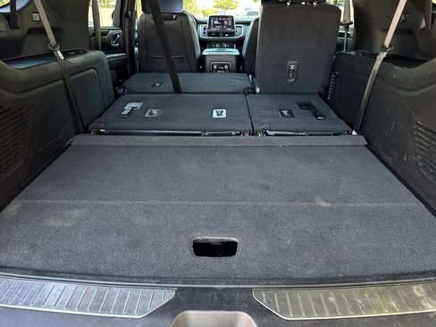 Used 2021 Chevrolet Suburban RST w/ Rear Media and Nav Package AWD/4WD image 19