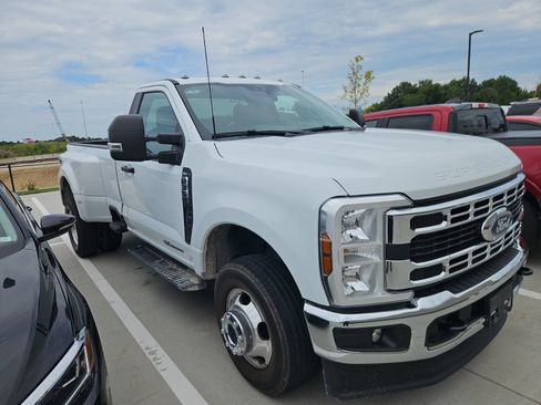 Used 2026 Ford F350 XLT AWD/4WD image 3