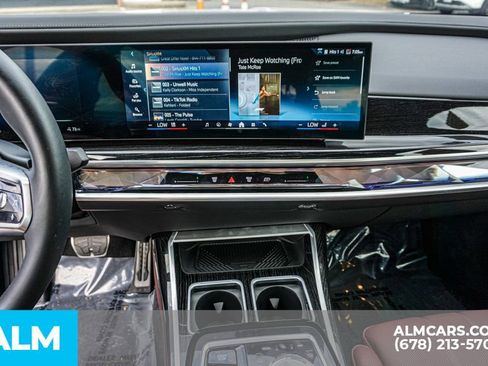 Used 2025 BMW i7 eDrive50 w/ M Sport Package image 42