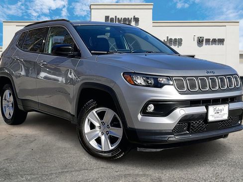 Certified 2022 Jeep Compass Latitude w/ Sun and Sound Group image 11