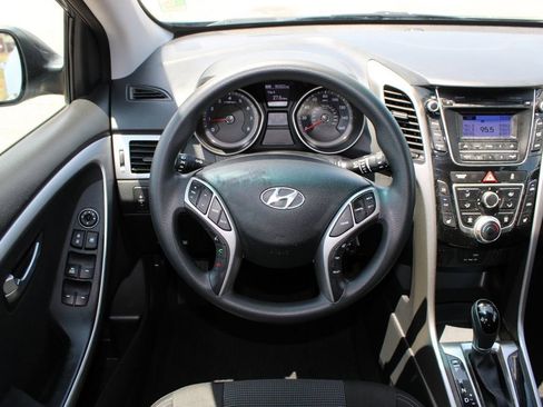 Used 2016 Hyundai Elantra GT FWD image 10