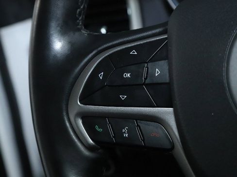 Used 2021 Jeep Grand Cherokee Laredo X AWD/4WD image 22