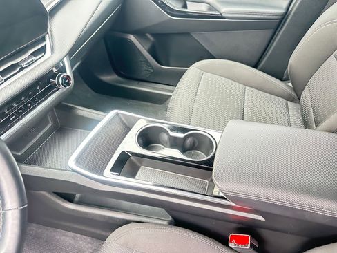 Used 2025 Chevrolet Equinox LT image 41