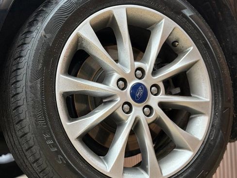 Used 2017 Ford Fusion SE image 11