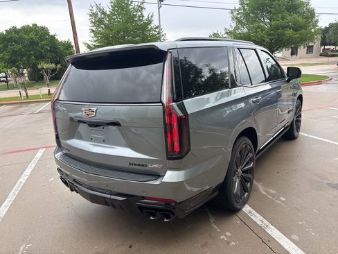 Used 2025 Cadillac Escalade V w/ LPO, Floor Liner Package image 9