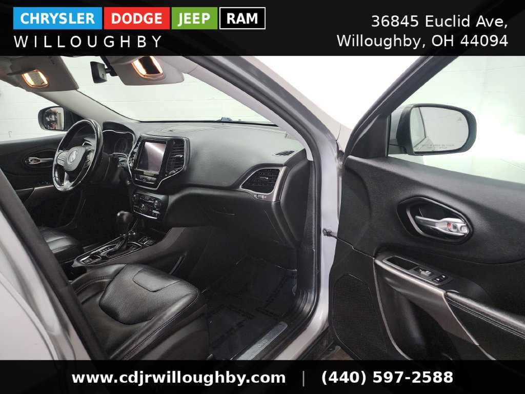 Used 2020 Jeep Cherokee Limited w/ Advanced Safety Group AWD/4WD image 34