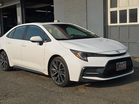 Used 2020 Toyota Corolla SE FWD image 2