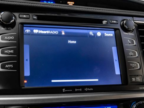Used 2018 Toyota Highlander XLE FWD image 25