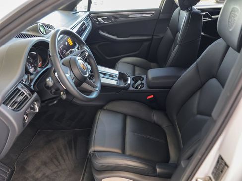 Certified 2026 Porsche Macan AWD/4WD image 17