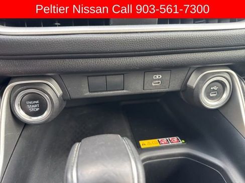 Used 2025 Toyota Grand Highlander AWD image 17