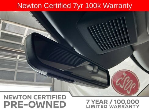 Used 2025 Nissan Pathfinder Platinum AWD/4WD image 39