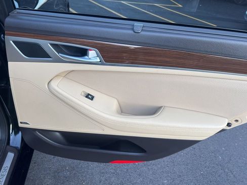 Used 2016 Hyundai Genesis 3.8 w/ Option Group 02 image 11