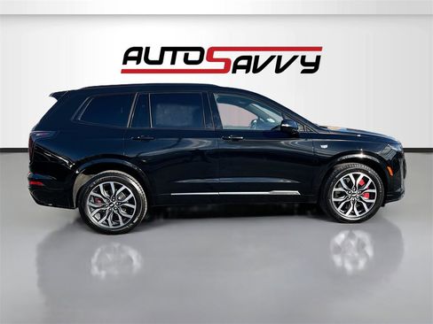 Used 2025 Cadillac XT6 Sport image 8