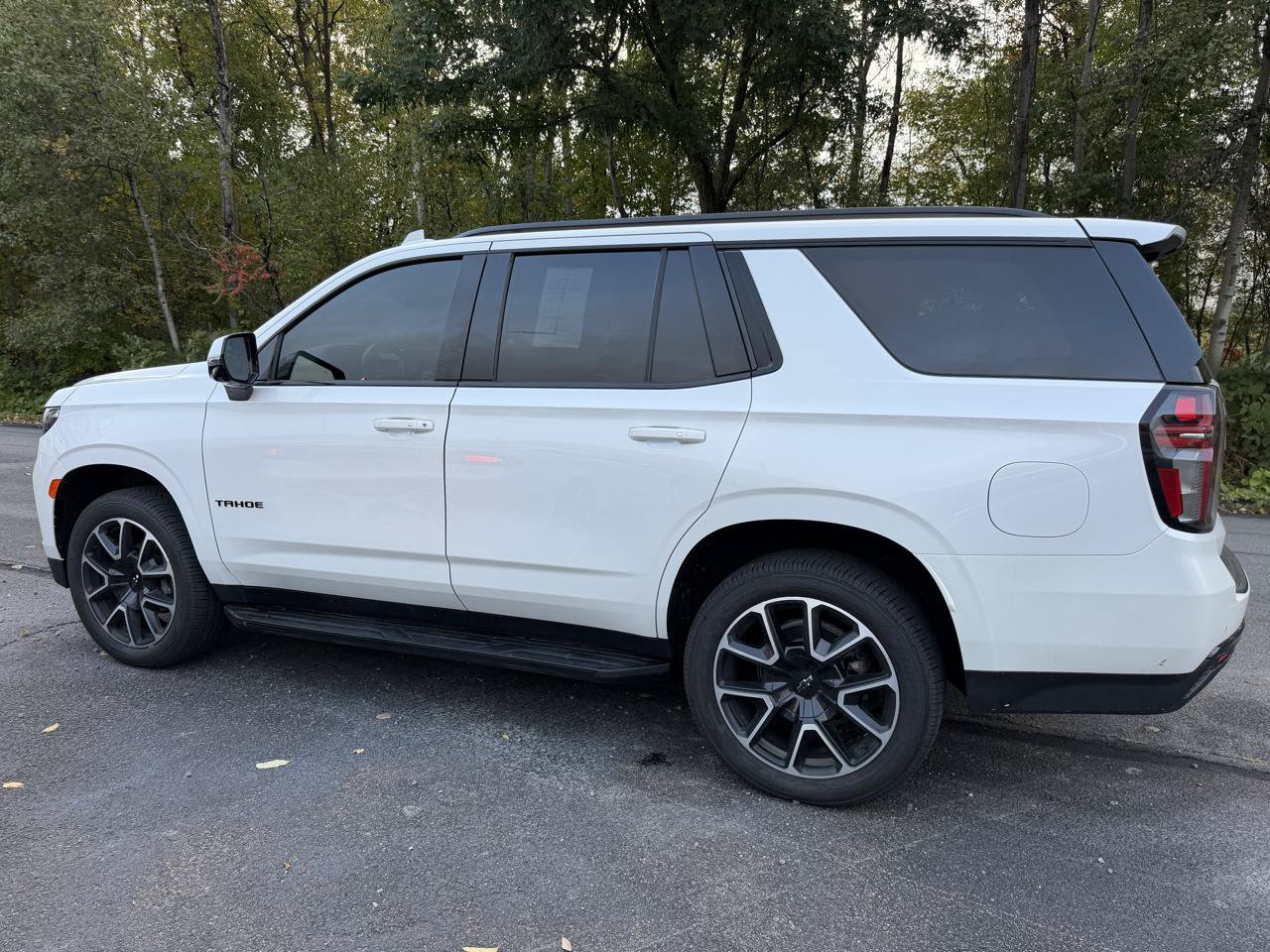 Used 2023 Chevrolet Tahoe RST w/ Luxury Package AWD/4WD image 8