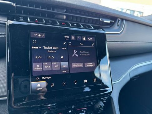 New 2025 Jeep Grand Cherokee Laredo X w/ Luxury Tech Group I AWD/4WD image 25