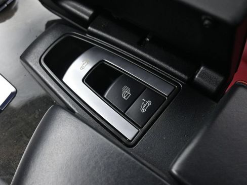 Used 2018 Mercedes-Benz SL 550 image 36