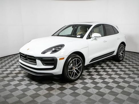 New 2026 Porsche Macan image 1