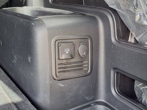 Used 2024 Toyota 4Runner TRD Off-Road Premium w/ Moonroof Package AWD/4WD image 21