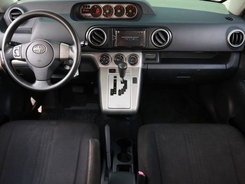 Used 2008 Scion xB FWD image 2