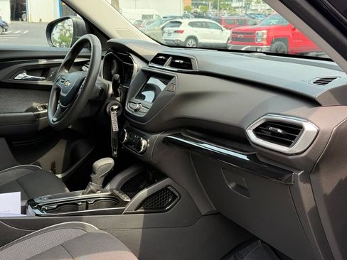 Used 2021 Chevrolet TrailBlazer LS AWD/4WD image 17
