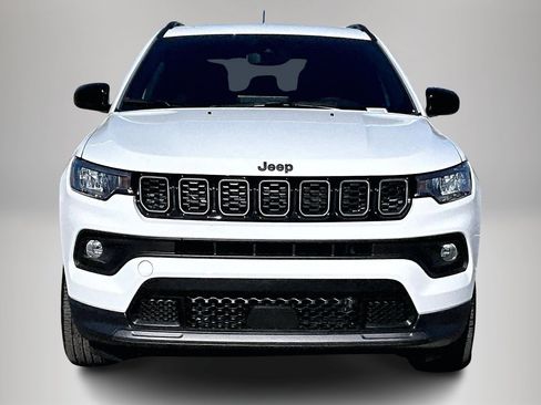 Used 2026 Jeep Compass Latitude image 2