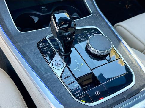 Used 2022 BMW X5 sDrive40i w/ Parking Assistance Package image 17