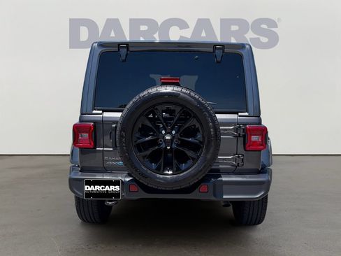 Used 2025 Jeep Wrangler Unlimited Sahara AWD/4WD image 6