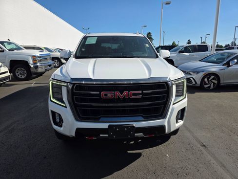 Used 2021 GMC Yukon XL AT4 w/ AT4 Premium Package AWD/4WD image 3