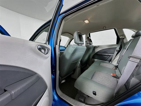 Used 2009 Chrysler PT Cruiser LX image 17