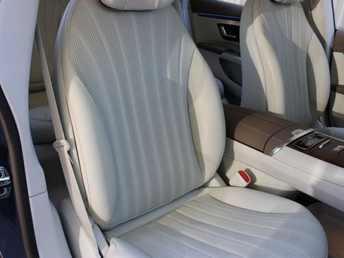 Used 2023 Mercedes-Benz EQS 580 4MATIC Sedan image 14