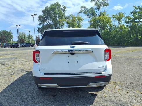 Used 2024 Ford Explorer XLT w/ Equipment Group 202A AWD/4WD image 6