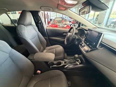 Used 2021 Toyota Corolla LE FWD image 25