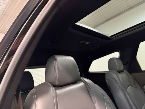 Used 2023 Buick Enclave Essence w/ Experience Buick Package image 15