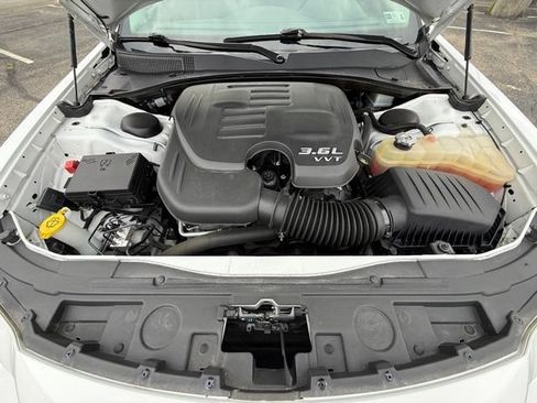 Used 2022 Chrysler 300 Touring L w/ Popular Equipment Group AWD/4WD image 30