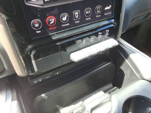 Used 2019 RAM 1500 Laramie RWD image 34