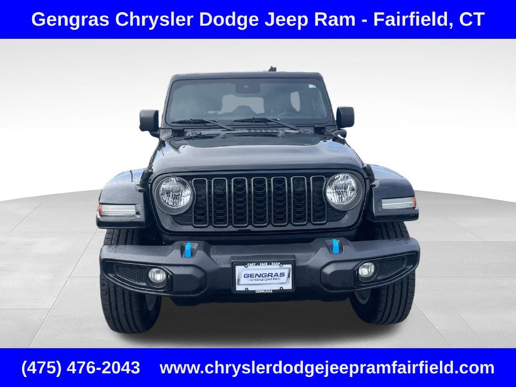 Used 2024 Jeep Wrangler Unlimited w/ Convenience Group AWD/4WD image 2