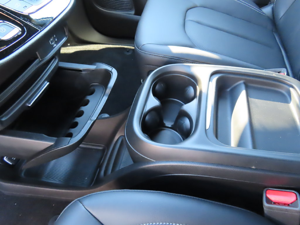 New 2027 Chrysler Pacifica Select AWD/4WD image 6