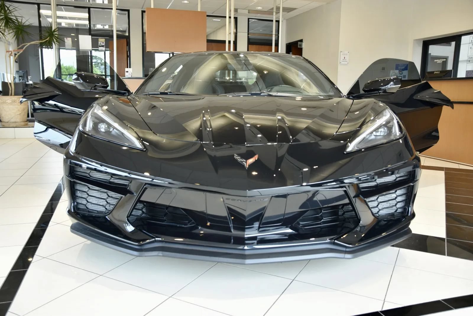 Used 2025 Chevrolet Corvette Stingray Coupe w/ 1LT RWD image 2