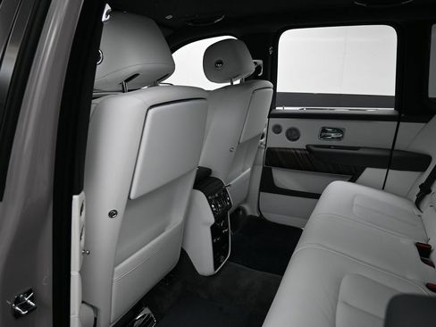 New 2026 Rolls-Royce Cullinan AWD/4WD image 25