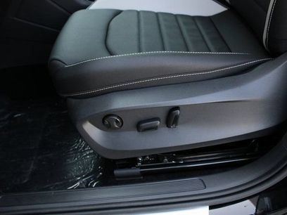 New 2025 Volkswagen Taos SEL