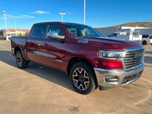 Used 2025 RAM 1500 Laramie image 7