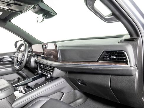 Used 2025 Chevrolet Tahoe LT image 18