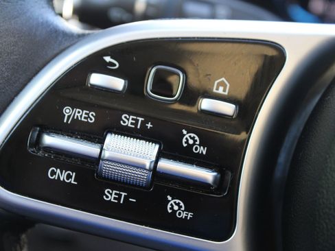 Used 2022 Mercedes-Benz GLC 300 image 31