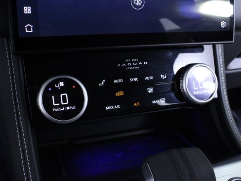 Used 2025 Jaguar F-PACE R-Dynamic S image 29