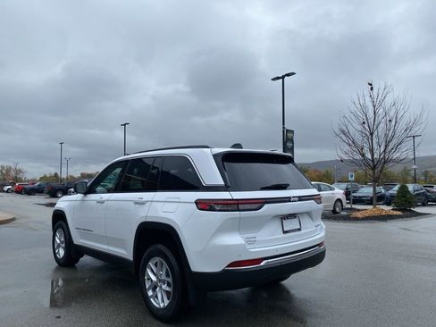 New 2025 Jeep Grand Cherokee Laredo X w/ Luxury Tech Group I image 4
