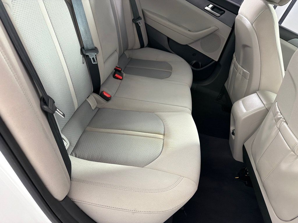 Used 2017 Hyundai Sonata SE FWD image 18